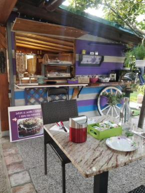Отель Caicai Bed And Breakfast  Салуццо
